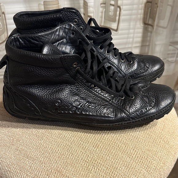 Louis Vuitton Black Textured Leather Sneakers - Picture 1 of 8